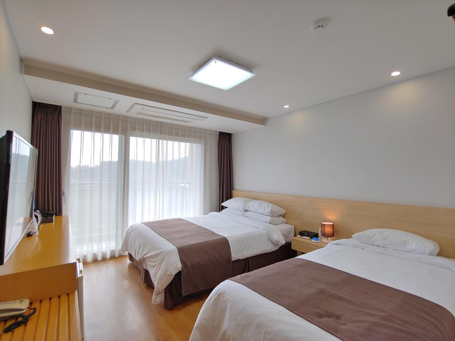 Jeju Lavender Hotel Seogwipo Bagian luar foto