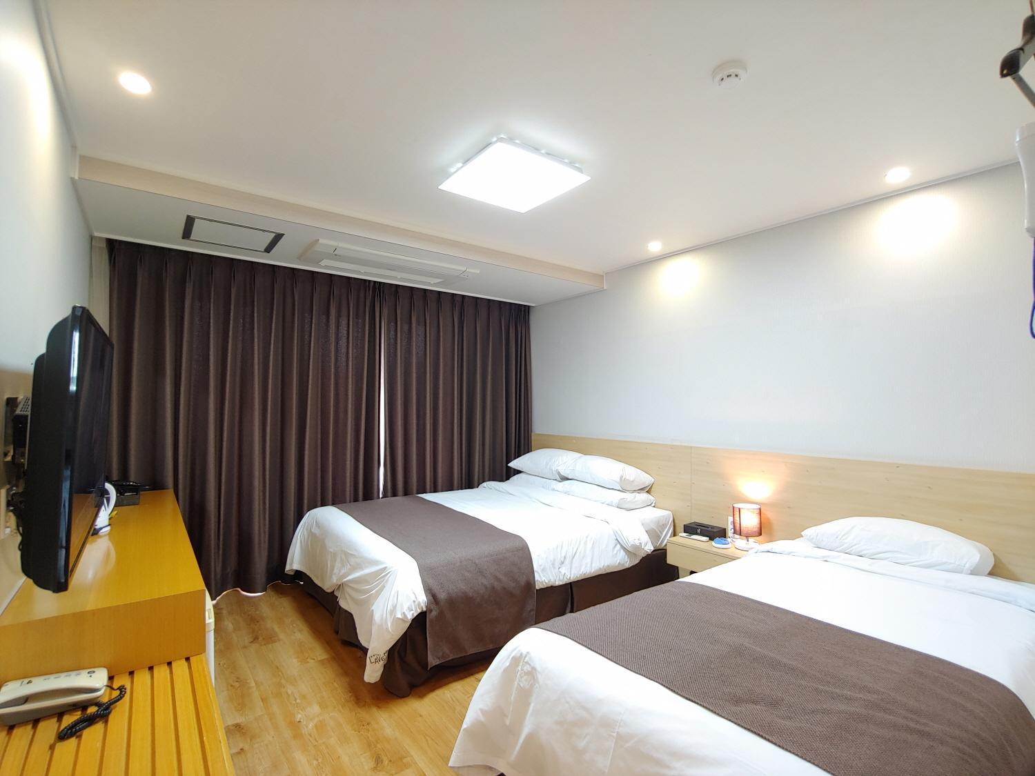 Jeju Lavender Hotel Seogwipo Bagian luar foto