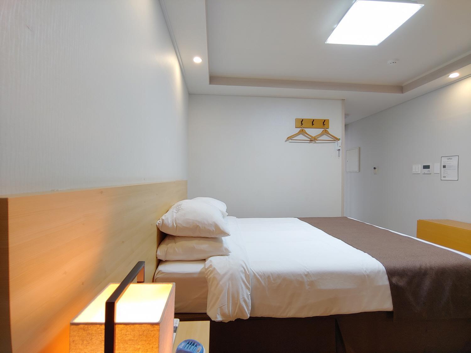 Jeju Lavender Hotel Seogwipo Bagian luar foto