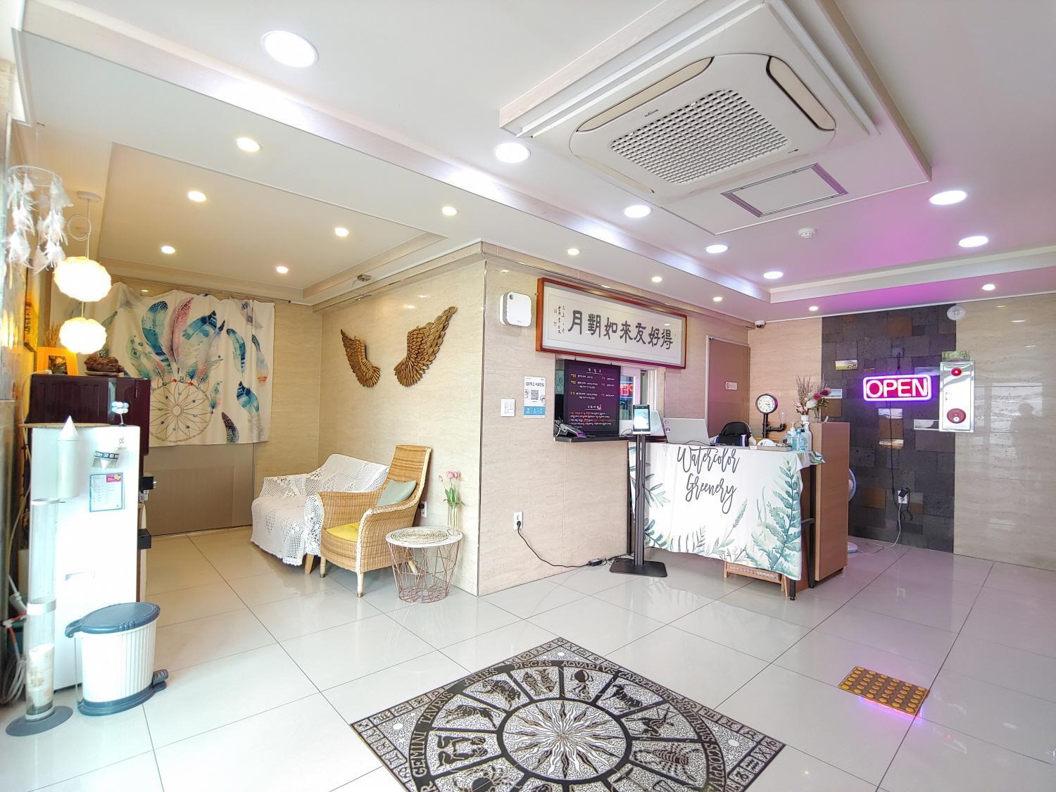 Jeju Lavender Hotel Seogwipo Bagian luar foto